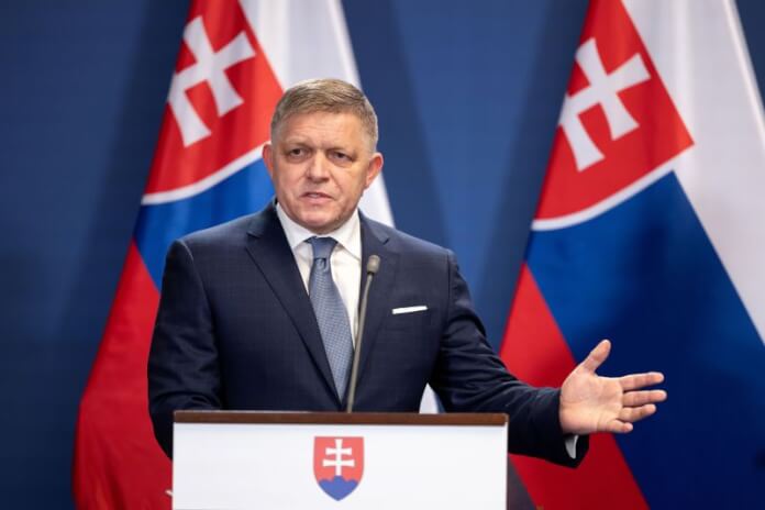 Zelenskyy offers €500M to Slovak PM for NATO support
