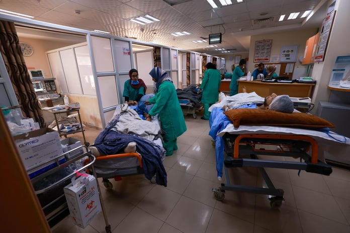 Gaza hospital staff working with limited power and oxygen supplies
