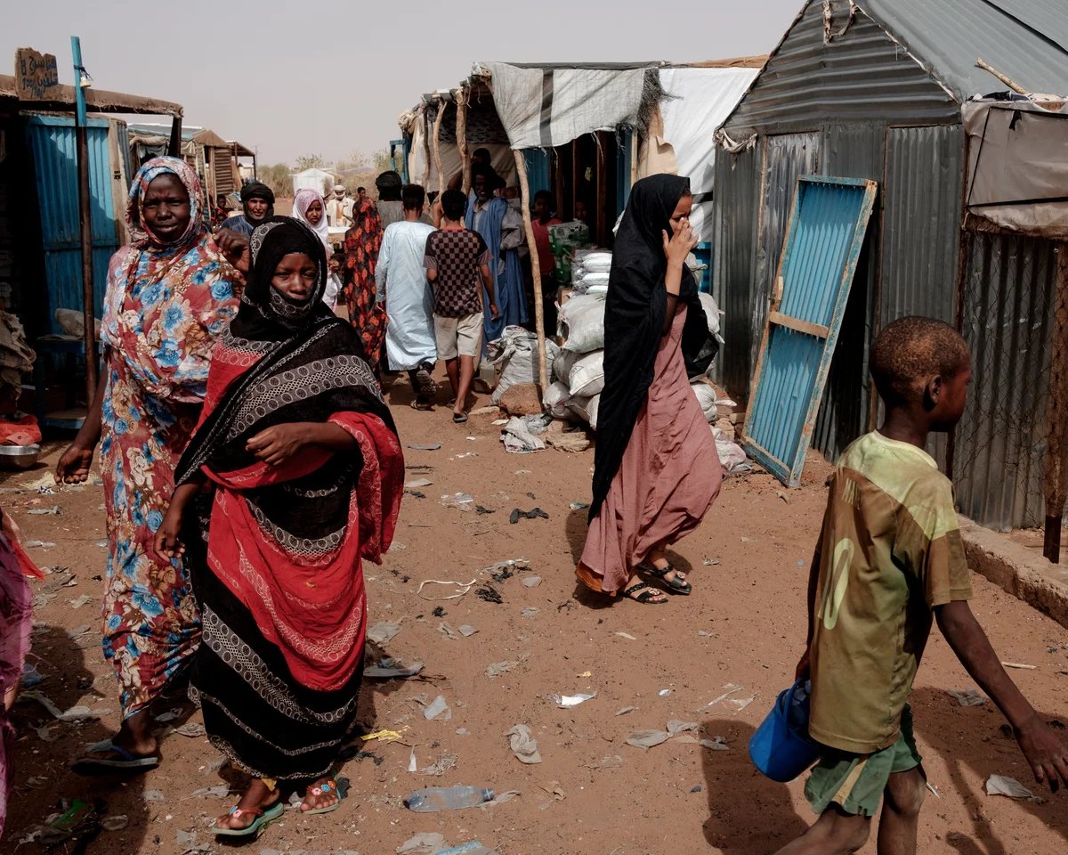 Wide shot of tents and shelters in Mbera camp on the Mauritania, Mali border.