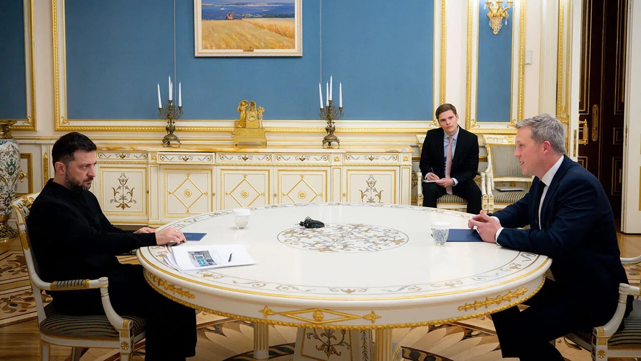 US and NATO officials discussing Ukraine peace plan 2025