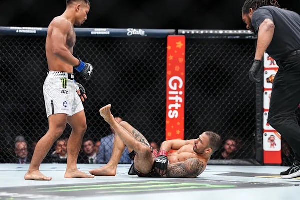 Gruesome replay of Alexandre Pantoja elbow break vs Joshua Van UFC 323