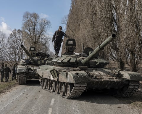 Russian military forces advance in Ukraine as conflict reaches day 1400 with significant territorial gains