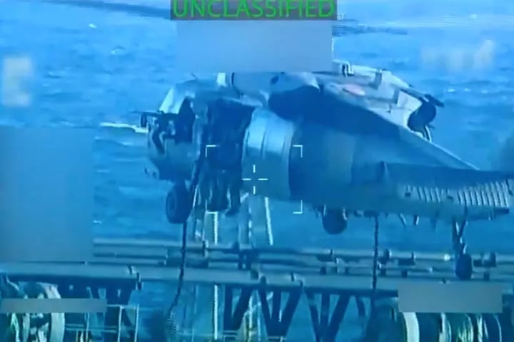 US troops raid a massive oil tanker off the coast of Venezuela in a high-risk sanctions operation