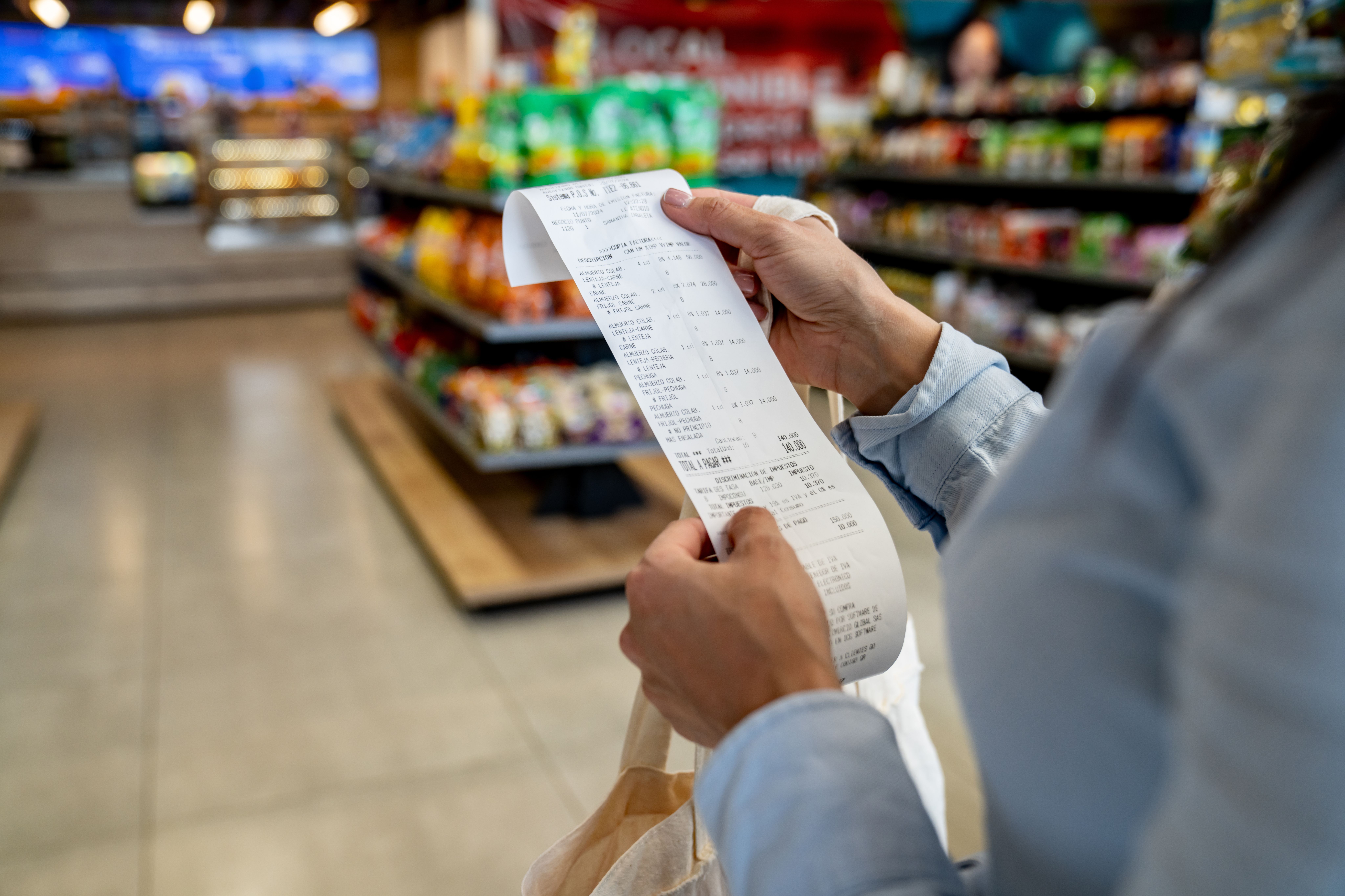 US PCE September 2025 consumer spending stalls at 0.3% amid 2.8% inflation