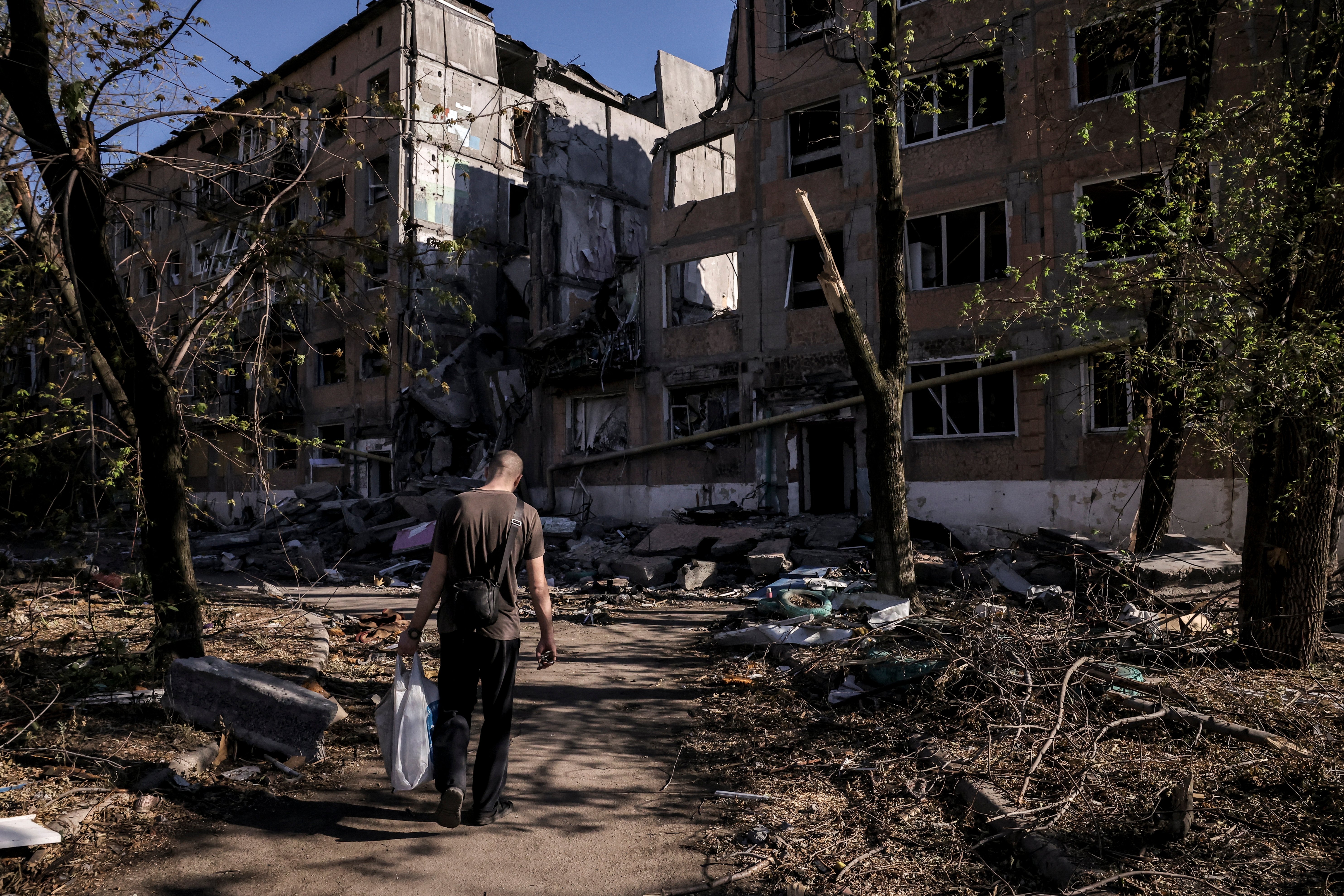 Civilians endure winter blackouts in Ukraine amid ongoing war