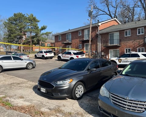 Missouri casino robbery suspects one in custody one armed and dangerous