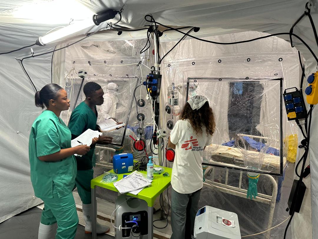 Doctors treating Ebola patients inside Congo treatment center