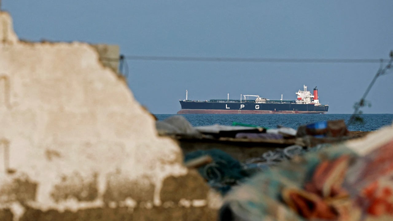 Oil tankers pass through the Strait of Hormuz amid worsening Gulf supply disruptions and rising global energy fears