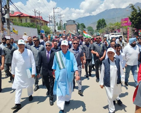 Lieutenant Governor Manoj Sinha leads the 100-Day Nasha Mukt JK Abhiyan anti-drug padyatra in Bandipora