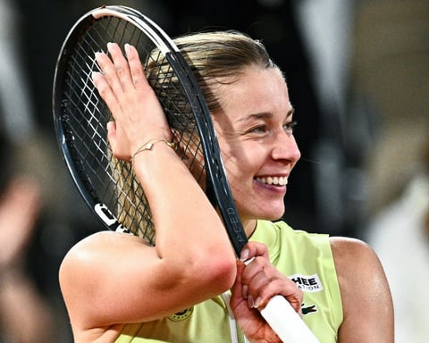 Maja Chwalinska celebrates after reaching the French Open 2026 final at Roland Garros