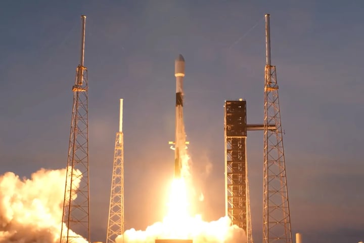 SpaceX Falcon 9 rocket launches as the company sets a fixed $135 IPO share price targeting a $1.77 trillion Nasdaq debut in June 2026